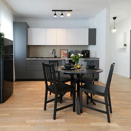 Maria - Modern Apartment With Parking And Workspace Бухарест Экстерьер фото